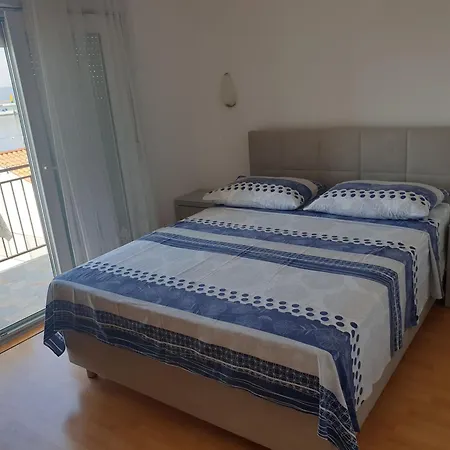 Fuer Vier Personen Mit Balkon Appartamento *