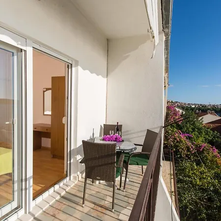 Fuer Vier Personen Mit Balkon Appartamento