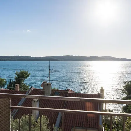 Apartment Fuer Vier Personen Mit Balkon